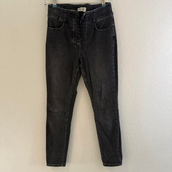 We The Free High Rise Skinny Jeans Lace Up Front‎ Black Wash Denim Sz 26 - Picture 1 of 8